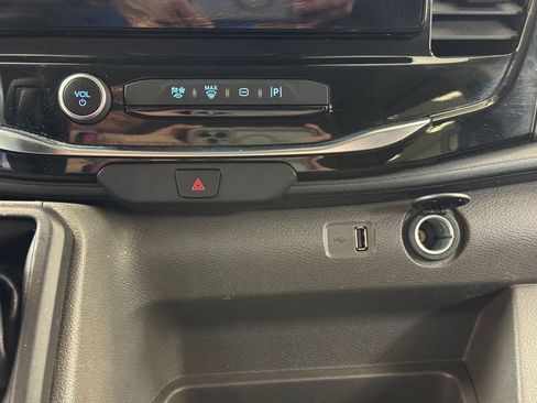 Used 2023 Ford Transit 350 XLT image 38