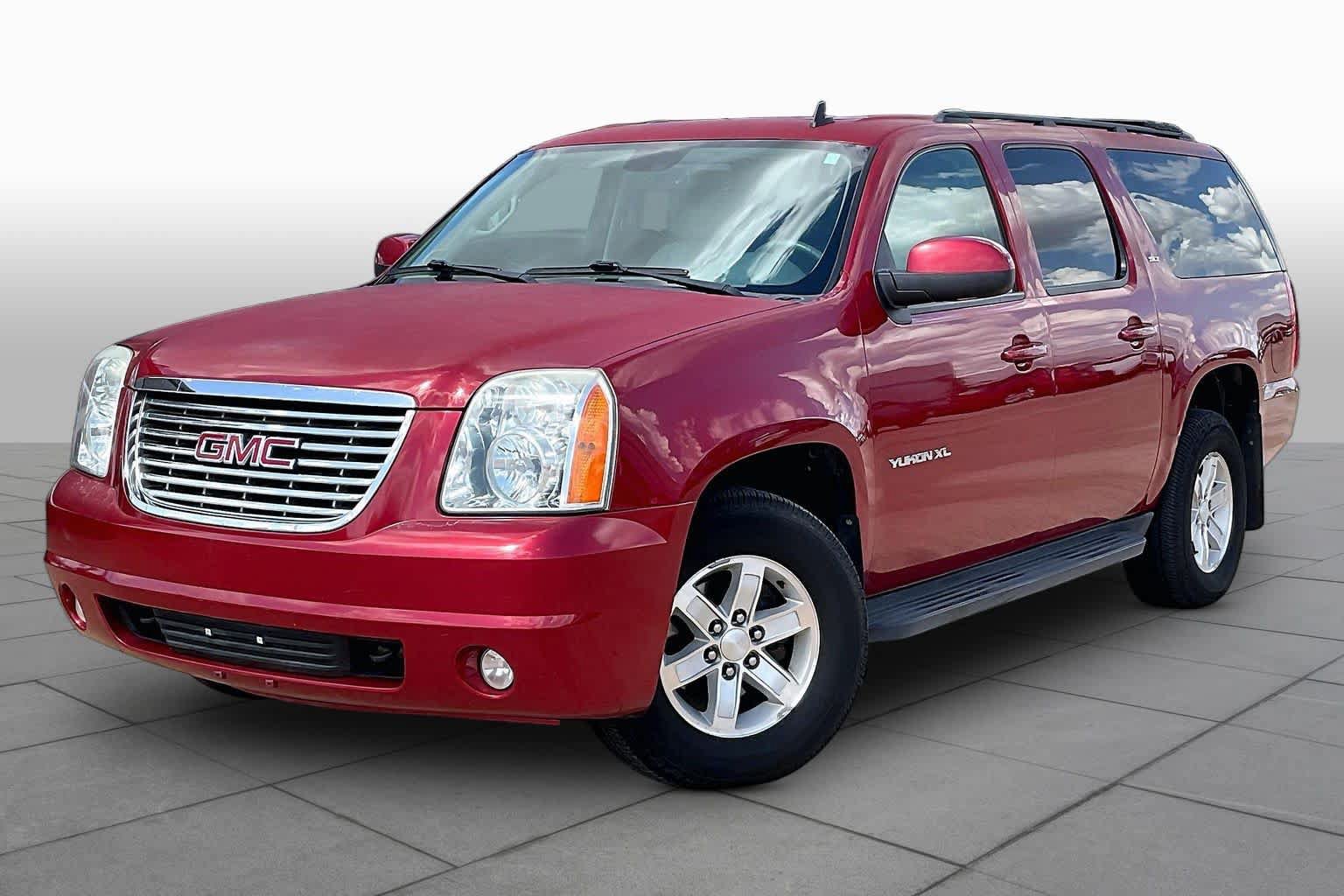 Used 2013 GMC Yukon XL SLT w/ SLT-2 Equipment Package AWD/4WD image 2