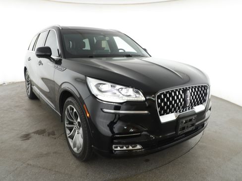 Used 2023 Lincoln Aviator Grand Touring w/ Equipment Group 301A image 3