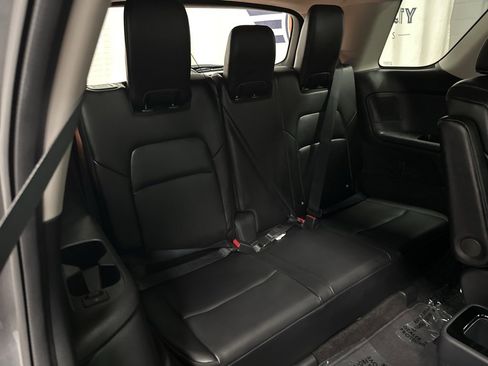 Used 2024 Nissan Pathfinder Platinum image 23