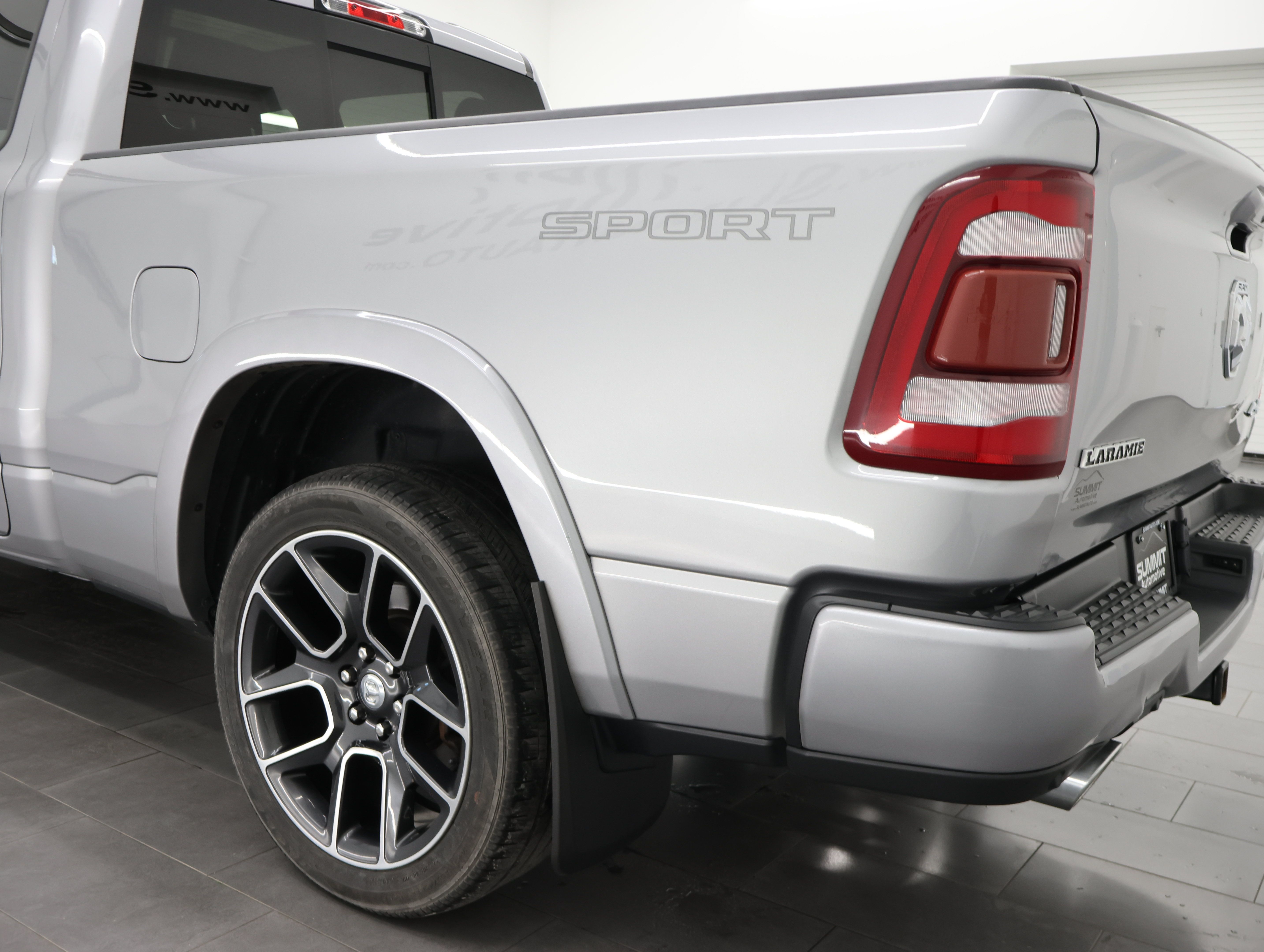 Used 2020 RAM 1500 Laramie AWD/4WD image 30
