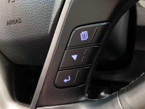 Used 2017 Hyundai Santa Fe Limited image 27