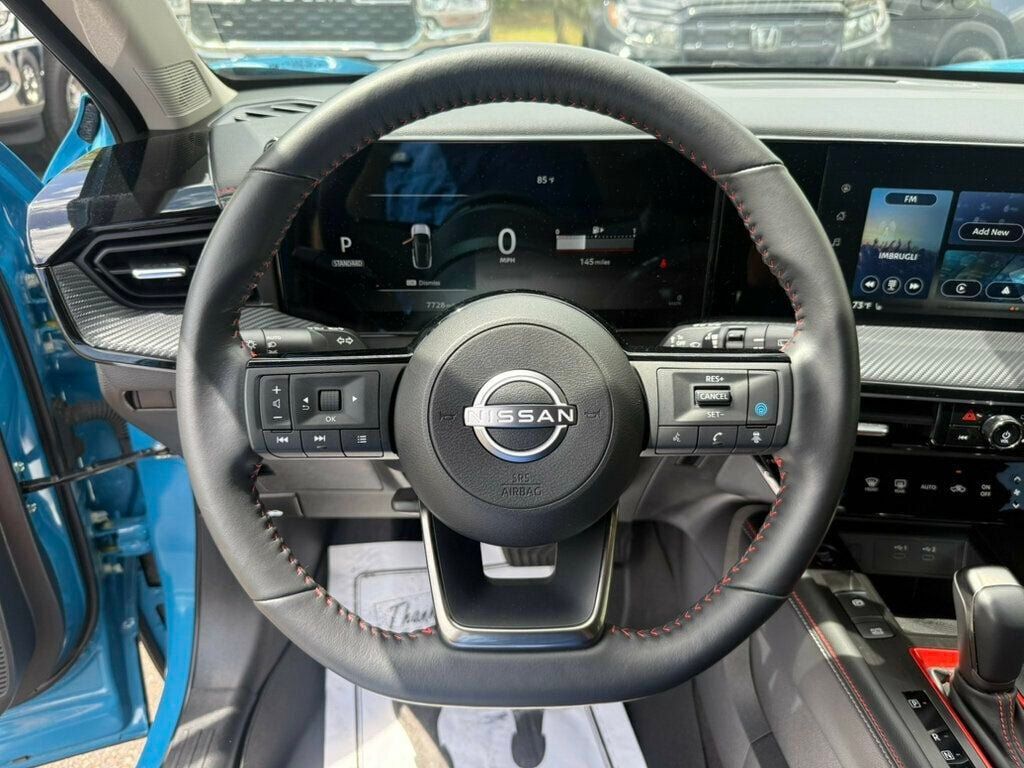 Used 2025 Nissan Kicks SR w/ SR Premium Package FWD image 5