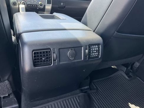 Used 2018 Toyota Tundra Platinum AWD/4WD image 35
