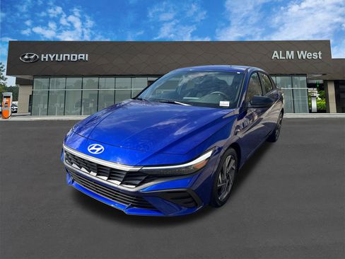 Used 2025 Hyundai Elantra Sport image 1