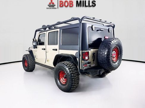 Used 2017 Jeep Wrangler Unlimited Rubicon image 5