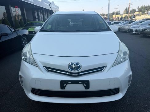 Used 2013 Toyota Prius V Two FWD image 2