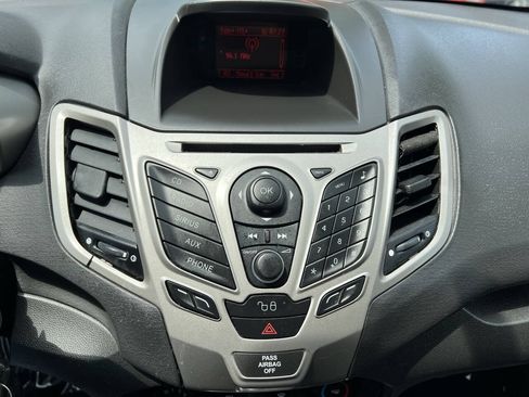 Used 2012 Ford Fiesta SES FWD image 18