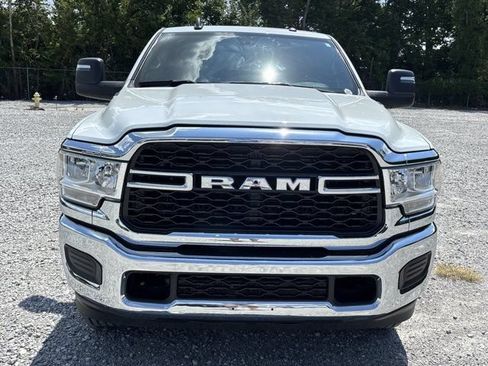 Used 2024 RAM 2500 Tradesman w/ Chrome Appearance Group AWD/4WD image 9