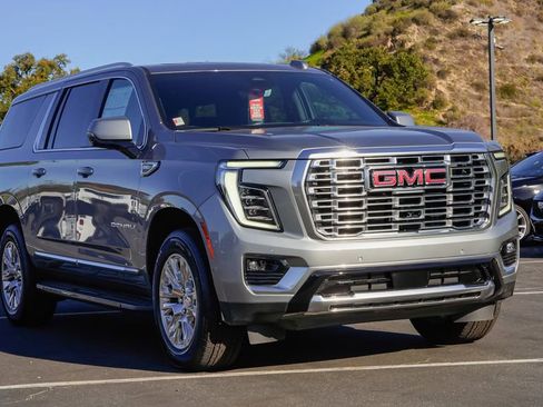 New 2026 GMC Yukon XL Denali w/ Advanced Technology Package image 5