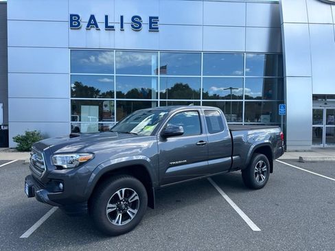 Used 2016 Toyota Tacoma TRD Sport w/ Towing Package AWD/4WD image 1