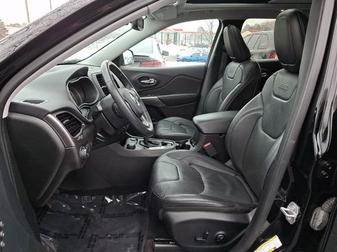 Used 2019 Jeep Cherokee Limited w/ Technology Group image 13