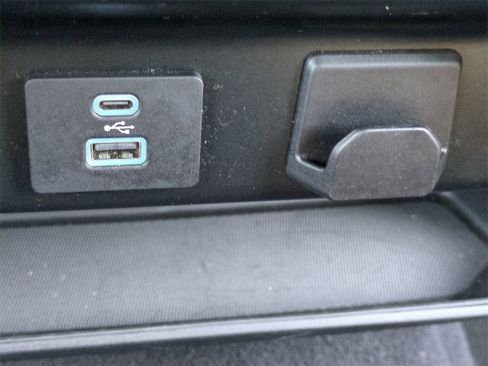 Used 2023 Ford F150 XLT image 21