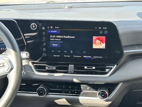 Used 2025 Chevrolet Equinox LT FWD image 22
