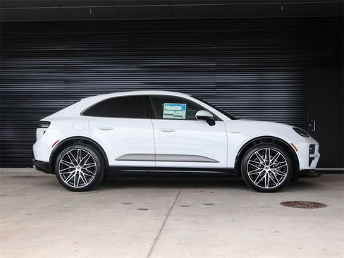 New 2025 Porsche Macan Turbo Electric image 8