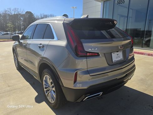 Used 2024 Cadillac XT4 Premium Luxury w/ Cold Weather Package image 3