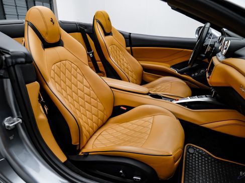 Used 2016 Ferrari California T image 56