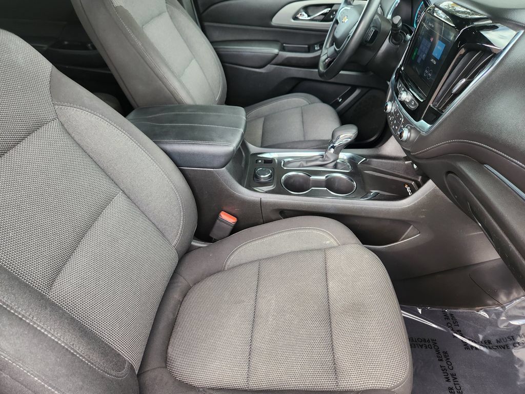 Used 2023 Chevrolet Traverse LT AWD/4WD image 5