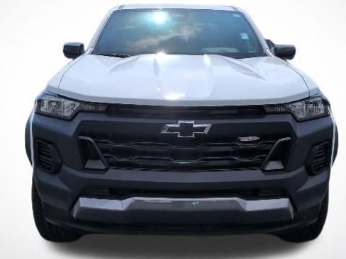 Used 2024 Chevrolet Colorado Trail Boss w/ Advanced Trailering Package AWD/4WD image 2