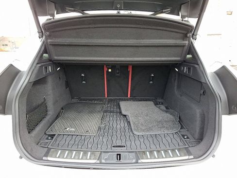 Used 2022 Jaguar F-PACE SVR image 28