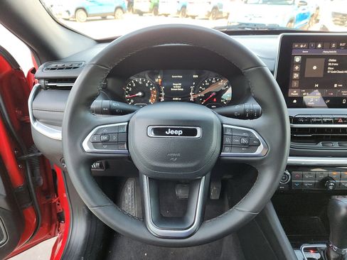 Used 2023 Jeep Compass Limited image 16