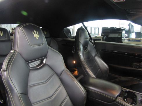 Used 2018 Maserati GranTurismo Sport image 13