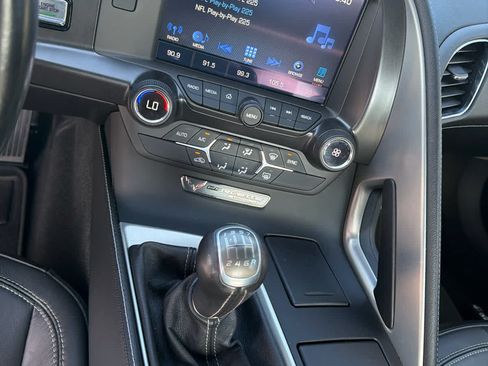 Used 2019 Chevrolet Corvette Stingray Coupe w/ 1LT RWD image 14