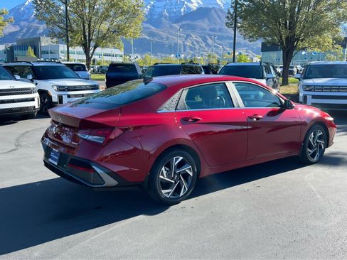Certified 2026 Hyundai Elantra Limited FWD image 7