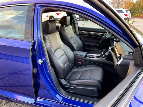 Used 2022 Honda Accord Sport image 10