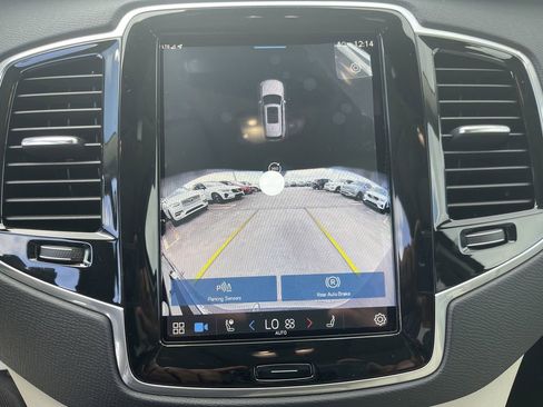 New 2025 Volvo XC90 B6 Plus w/ Protection Package Premier image 14