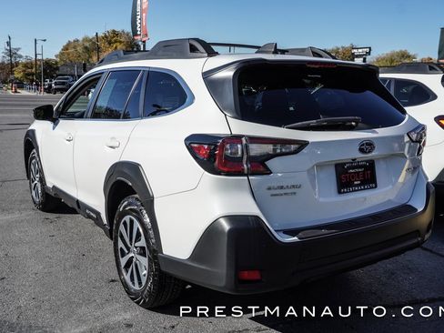Used 2025 Subaru Outback Premium image 12
