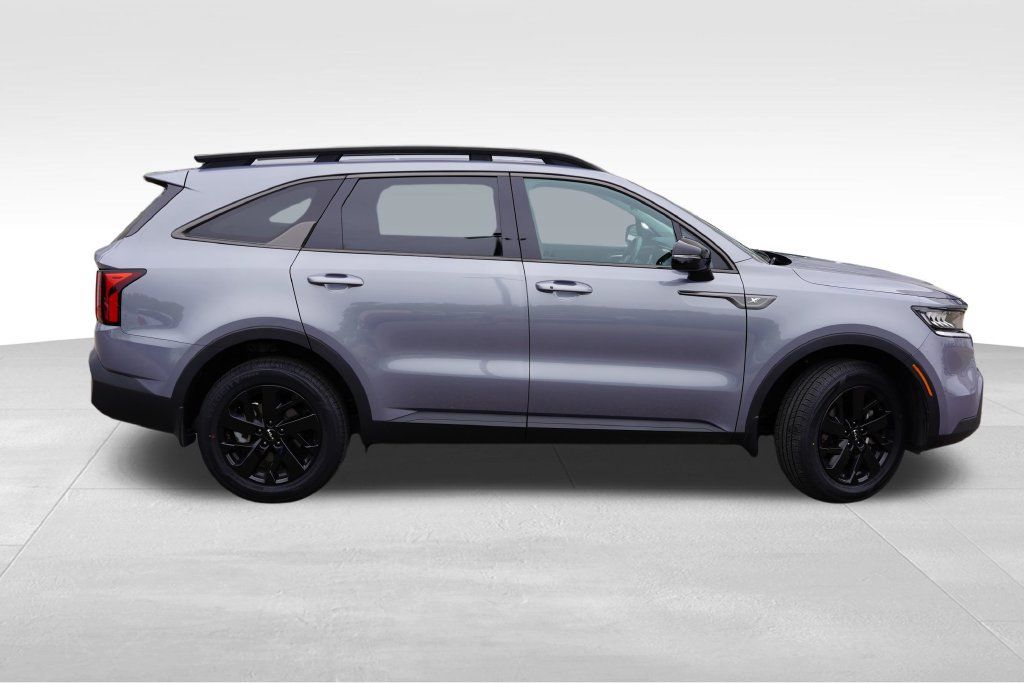 Certified 2023 Kia Sorento S AWD/4WD image 3