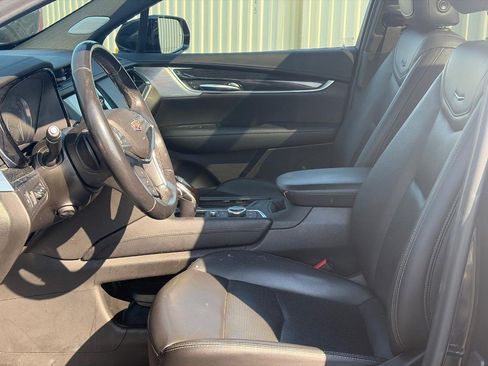 Used 2020 Cadillac XT5 Premium Luxury AWD/4WD image 4