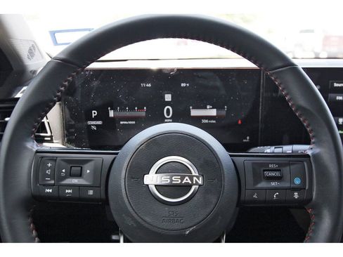 Used 2025 Nissan Kicks SR FWD image 9