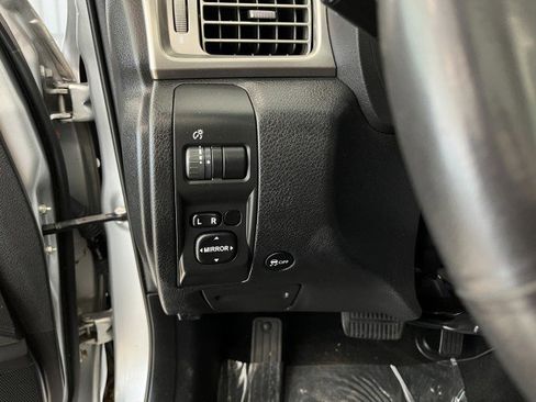 Used 2010 Subaru Forester 2.5X Limited image 26