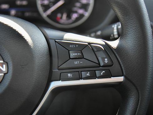 Used 2025 Nissan Sentra SV FWD image 26