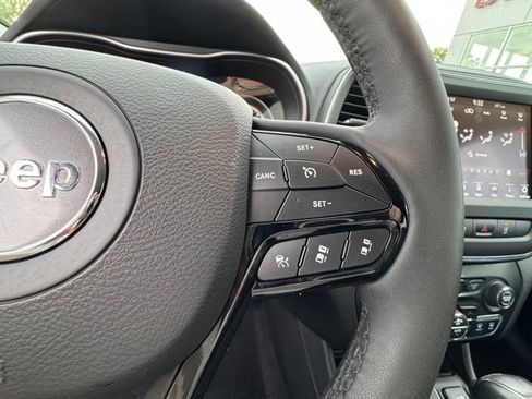 Used 2023 Jeep Cherokee Altitude Lux image 28