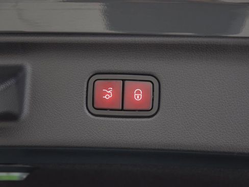 Used 2026 Mercedes-Benz S 580e 4MATIC Sedan image 30