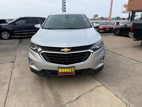 Used 2020 Chevrolet Equinox LT image 2