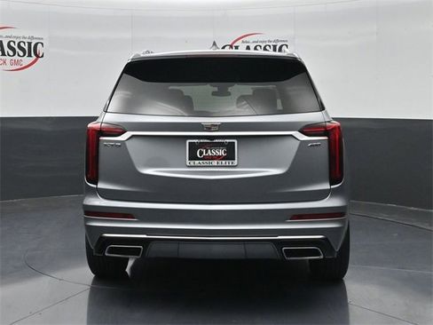 Used 2025 Cadillac XT6 Premium Luxury image 8