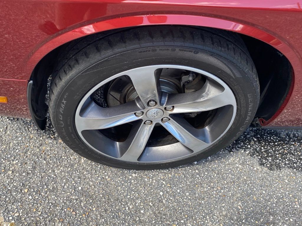Used 2014 Dodge Challenger R/T RWD image 16