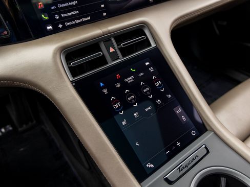 Certified 2021 Porsche Taycan Turbo S image 34