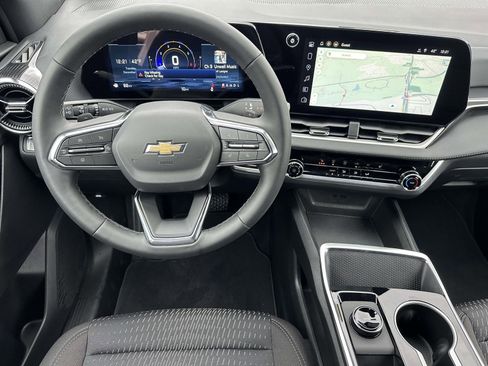 New 2026 Chevrolet Equinox LT image 8