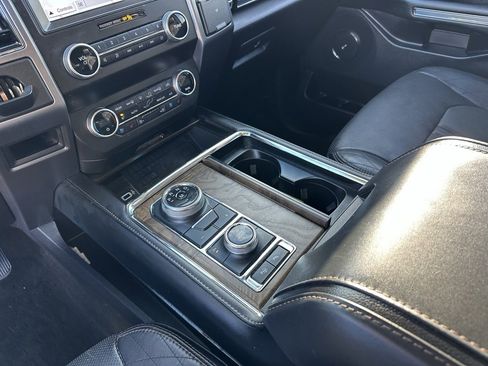 Used 2019 Ford Expedition Platinum image 33