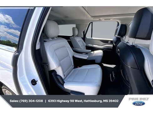 Used 2025 Lincoln Navigator L Reserve AWD/4WD image 20