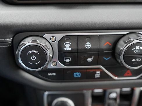 Certified 2025 Jeep Wrangler Unlimited Sahara w/ Safety Group image 26