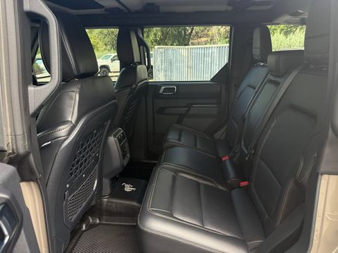 Used 2025 Ford Bronco Badlands AWD/4WD image 31