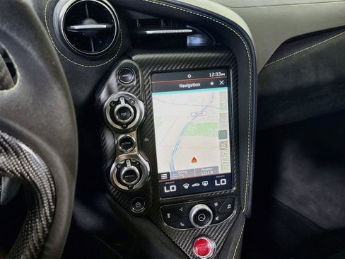 Used 2021 McLaren 720S Performance RWD image 18