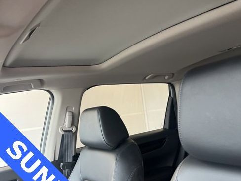 Used 2023 Honda CR-V EX-L image 2