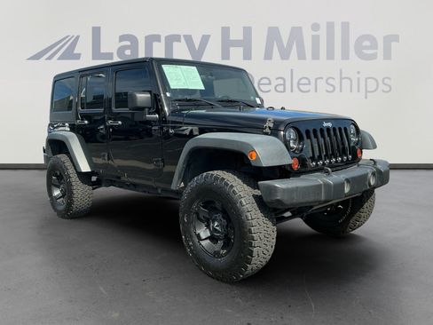 Used 2013 Jeep Wrangler Unlimited Sport w/ Max Tow Pkg image 7